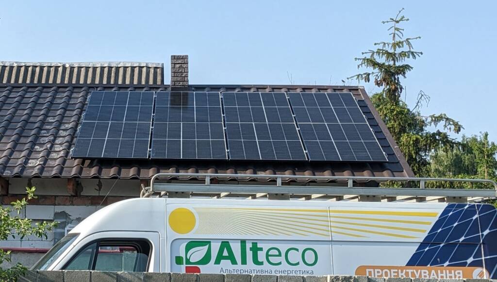 Гібридна сонячна електростанція під ключ від Alteco