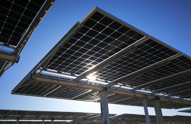 Двосторонні (bifacial) сонячні панелі